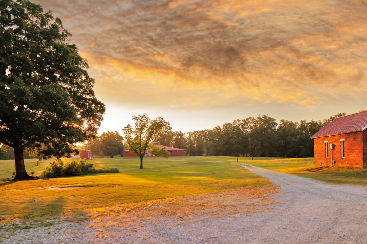 Rare Historic Round Polo Barn - photo 18