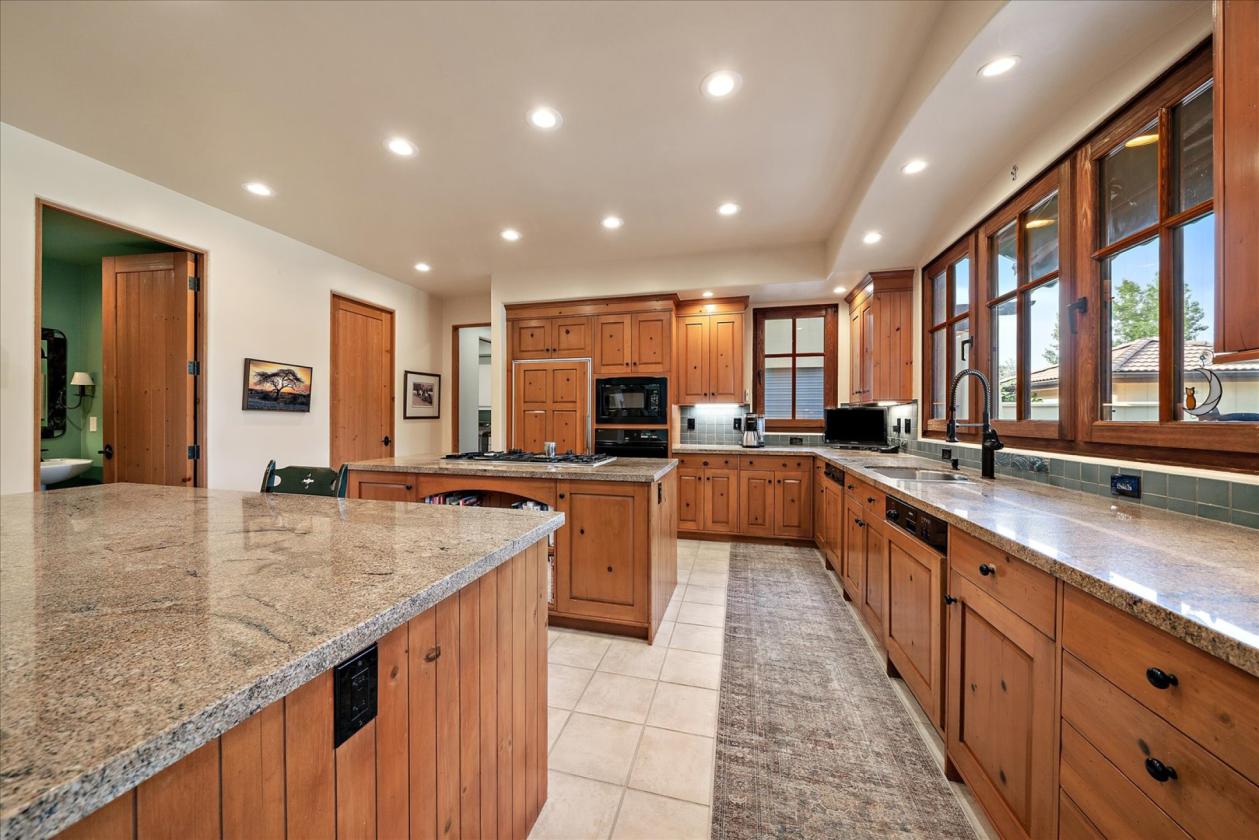 Exquisite 18 Acre Equestrian Estate - photo 12
