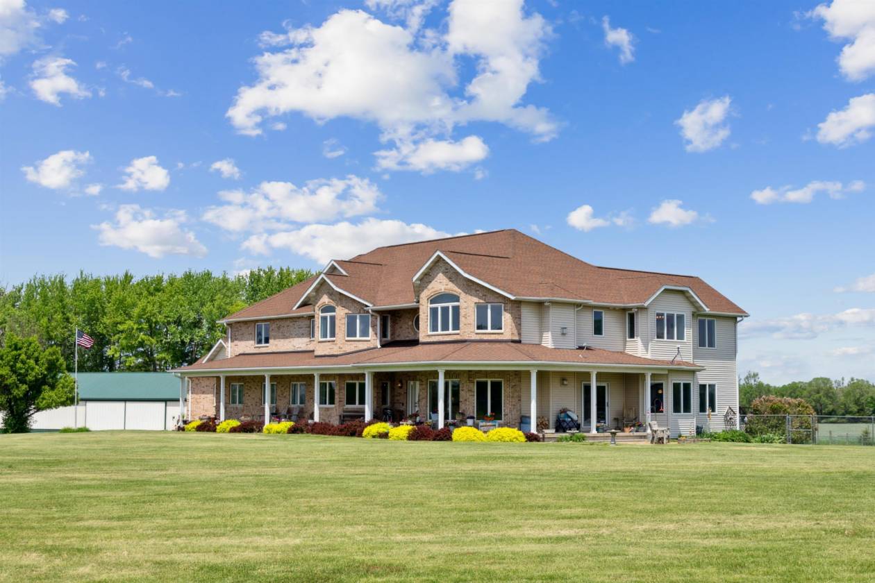 Horse Property for sale.