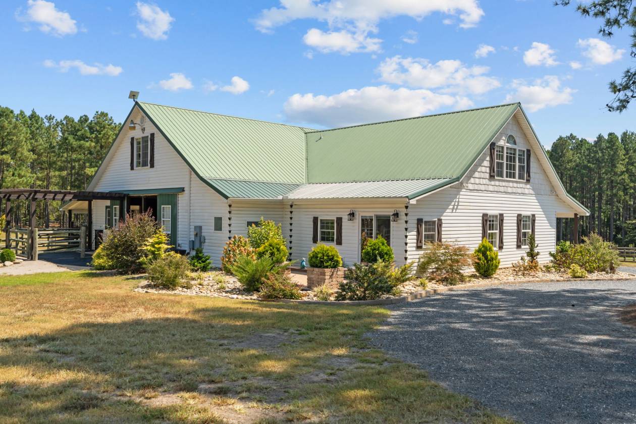 Horse Property for sale.