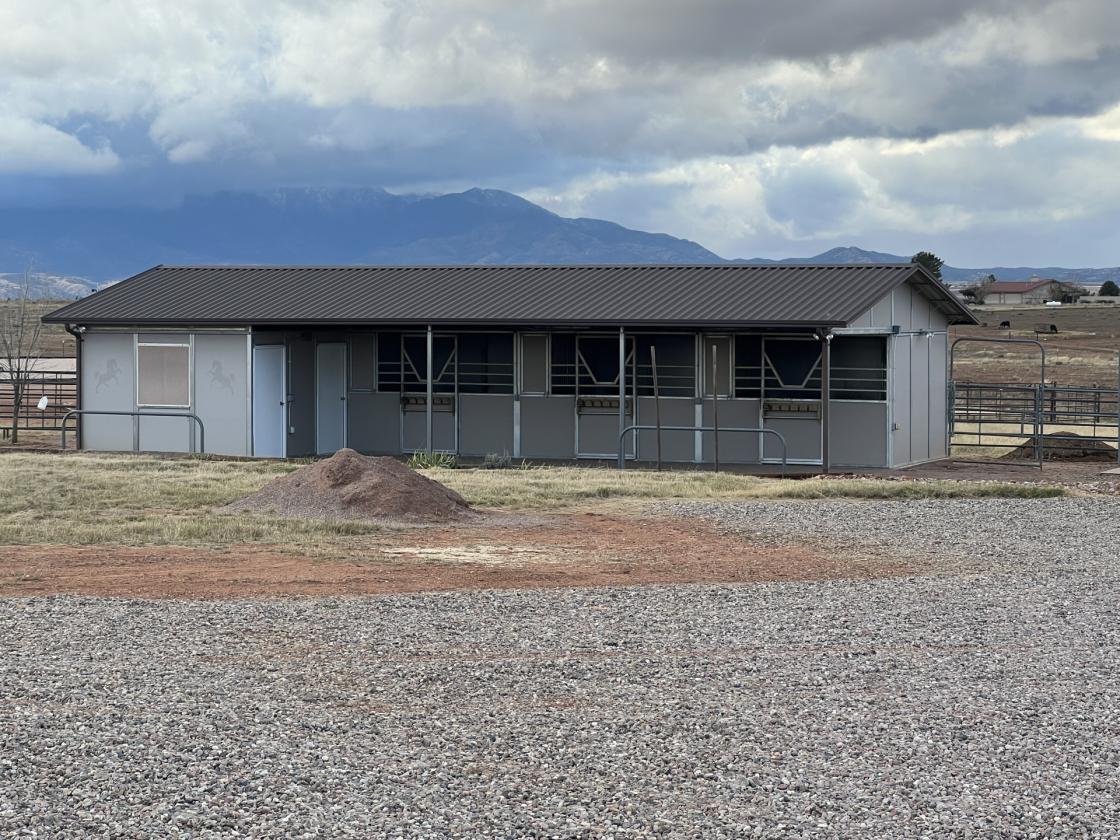 Elgin Beauty! workshop/RV garage/barn/ arena/house - photo 14