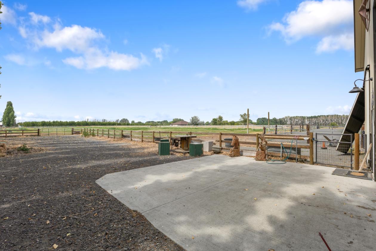 Lakeview Equestrian Estate w/ Shop & Barn - photo 6