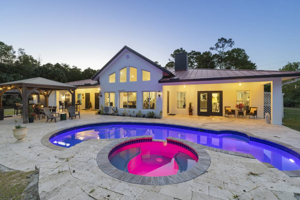 Horse Property for sale.