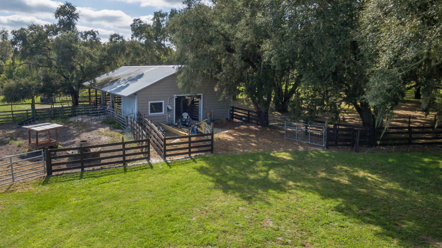 Estate Home on 29+ acres, 9 Stall barn and tack... Arcadia, Desoto