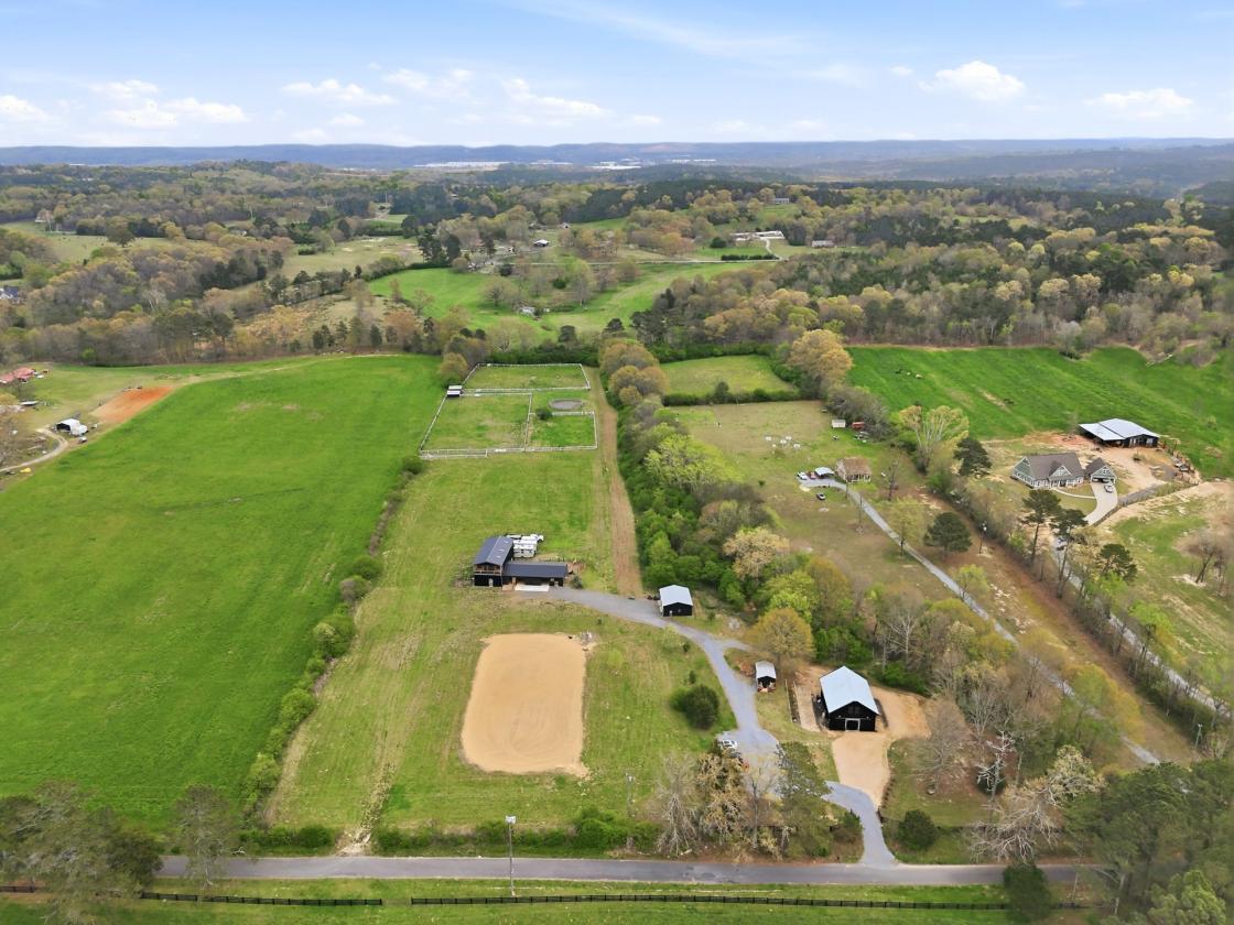 Luxurious Barndominium on Working Equestrian Farm - photo 19