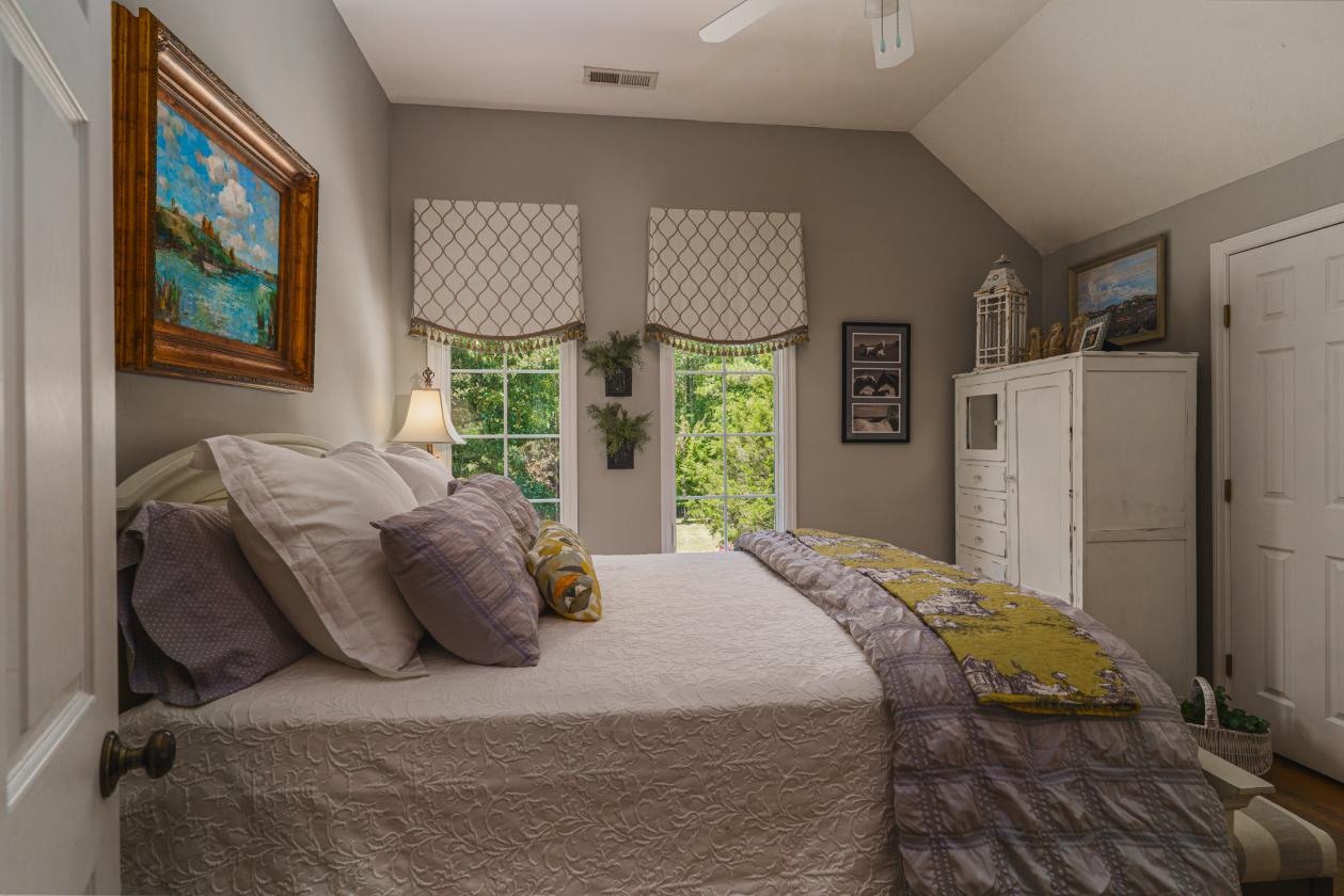 Stunning Equestrian Estate - photo 24