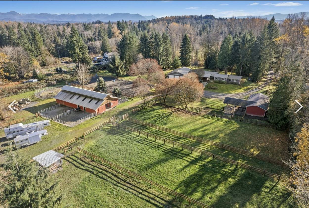 Horse Property for sale.