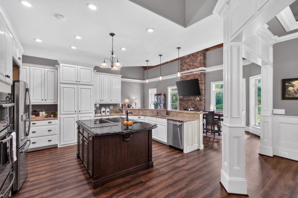Luxury Horse Estate | Pool & Mountain Views - photo 18