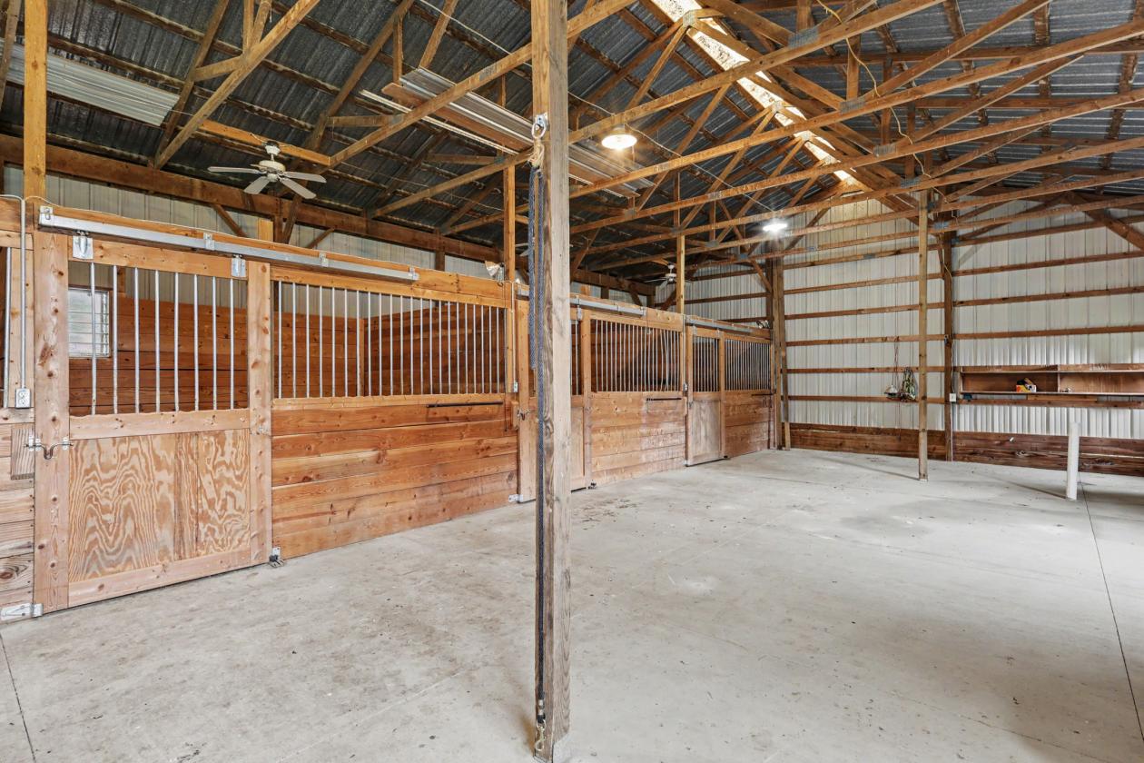 Horse property with gorgeous views - photo 20