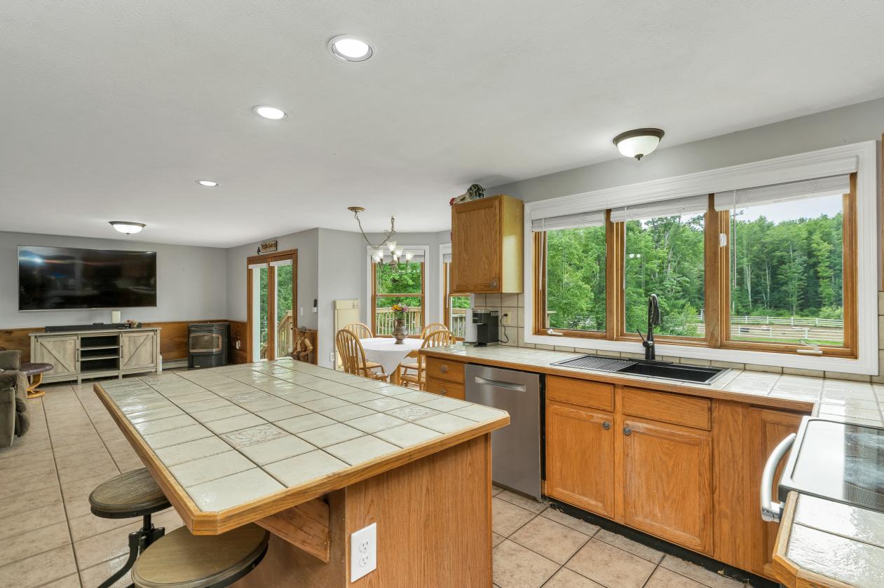 Chatto Stables- Lovely Horse Property in So. NH - photo 5
