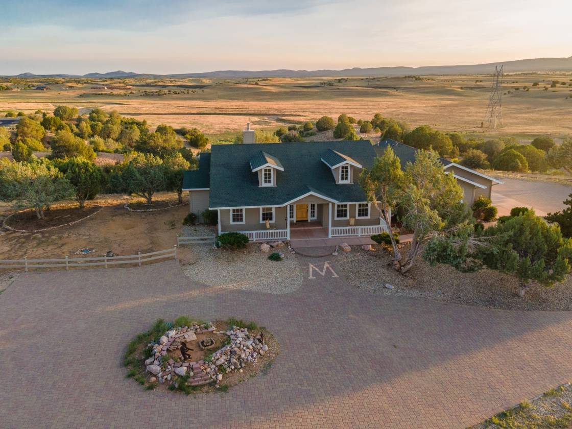 HORSEMAN's Paradise in Desirable Prescott, AZ with 46 flat/usable Acres