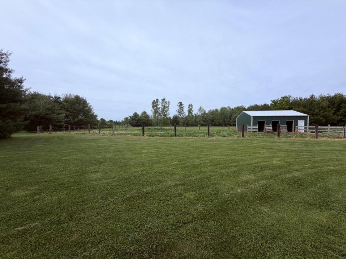 Beautiful Home on 15 Acres!! - photo 4