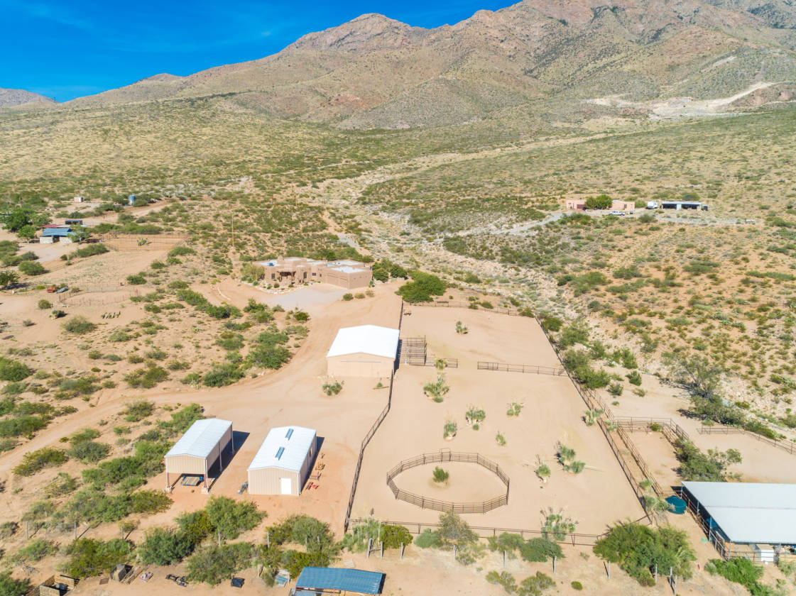 New Mexico Horse Property With AMAZING Riding Opportunities! Las