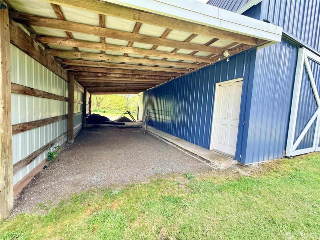 Scenic 3.79-acre horse property w/ high-bank - photo 26