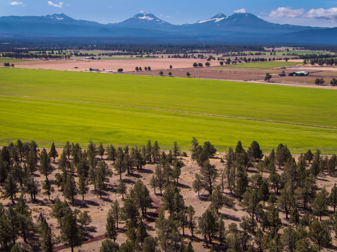 2.17 Acres in Sisters Oregon with protected view. Sisters, Deschutes