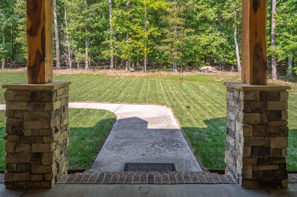 Must SEE Equestrian Property on 25+ acres - photo 3