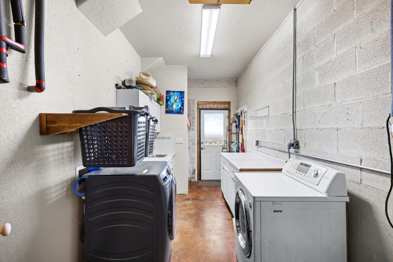Income Producing Hill Country Retreat - photo 7
