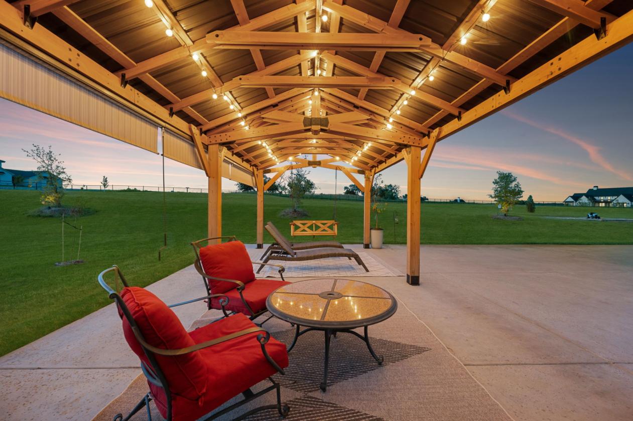 Horses Welcomed | Modern Luxury Farmhouse | 4 Acre - photo 23