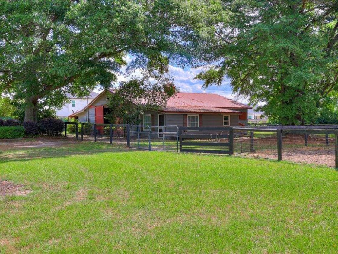 Daisy Hill Farm - Horse Property - photo 18