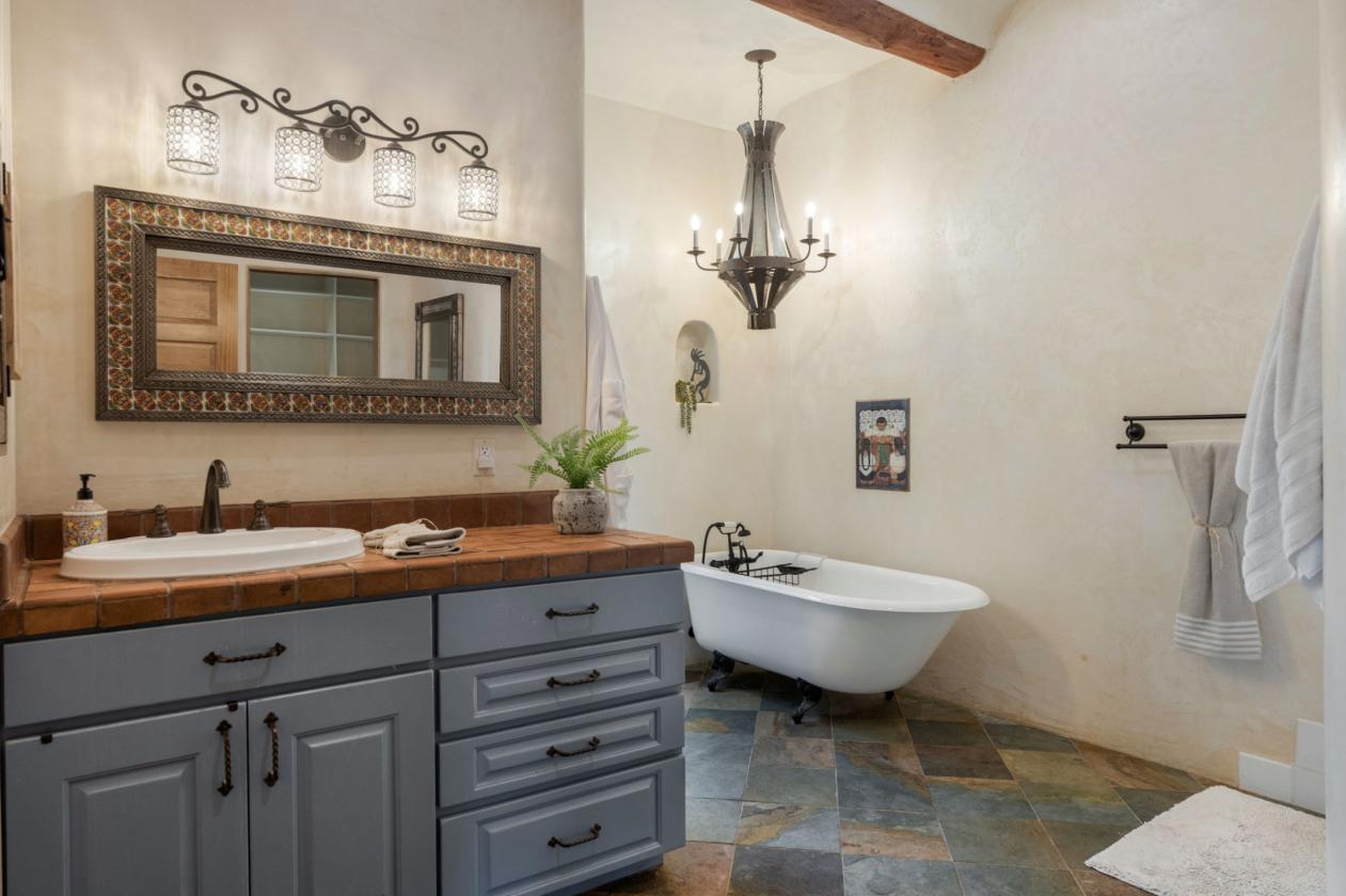 Refined Rural Living with Equestrian Facilities - photo 15