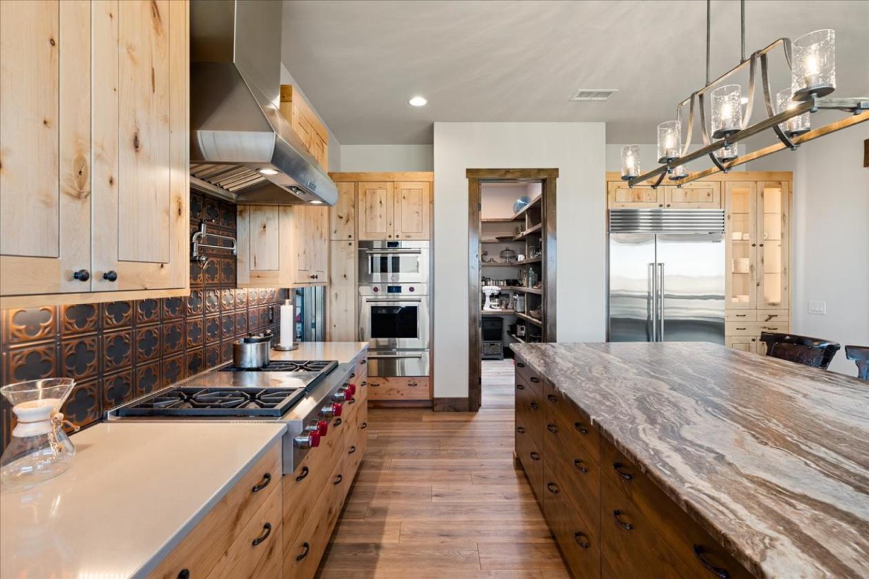 Remarkable Luxury Ranch on 38 Acres - photo 14