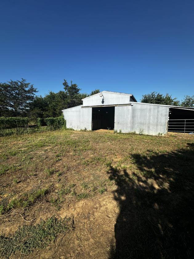 Custom built 1990 Ranch Style Home - Horse Barn - photo 24