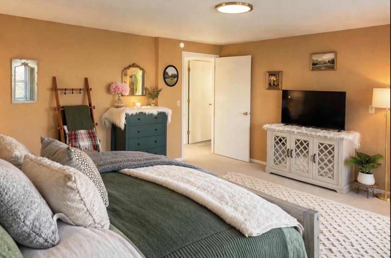 Luxury Airbnb Horse Property with Pool - photo 18