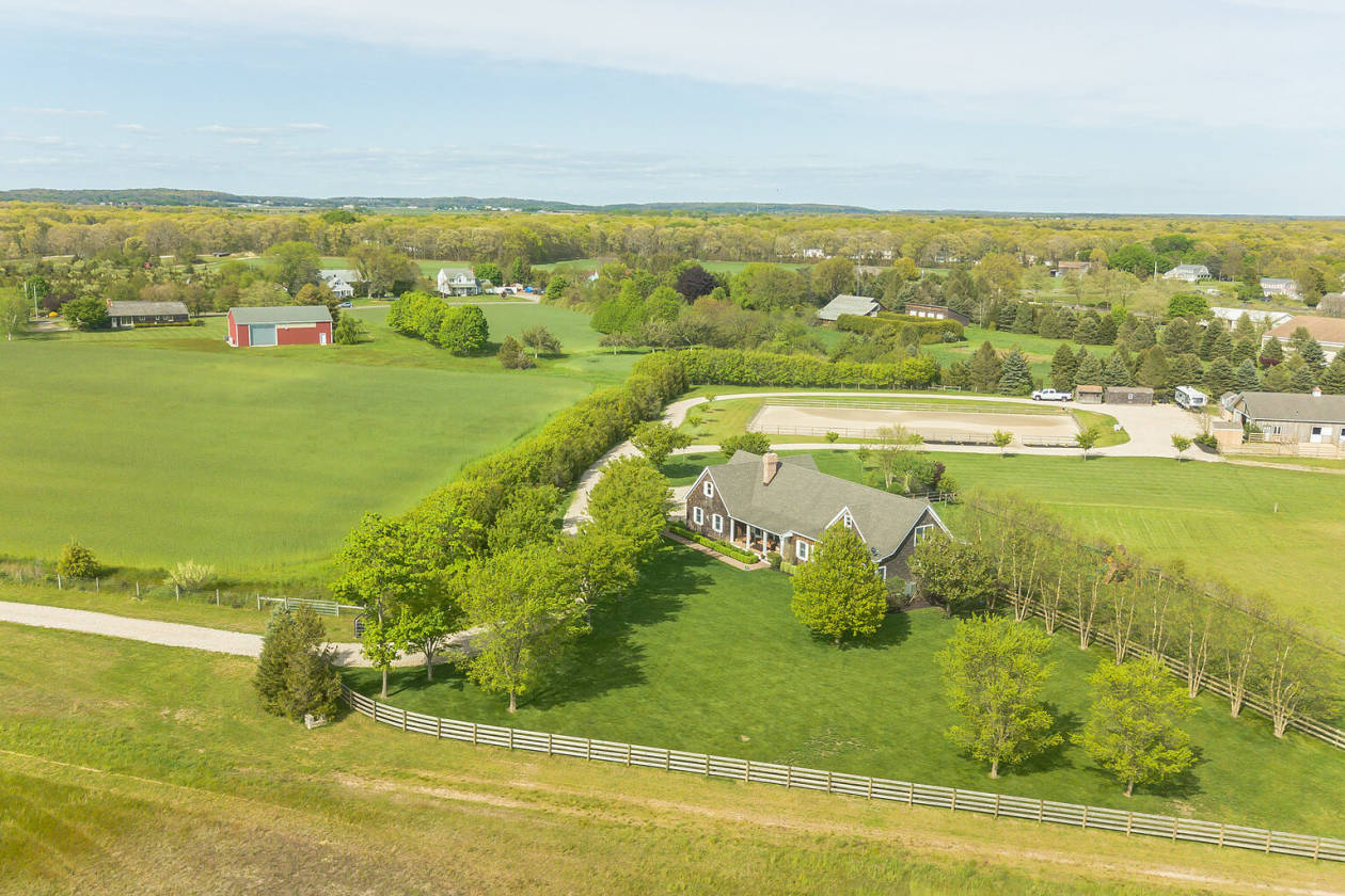 Sequestered Equestrian Compound with Custom High End Home Baiting