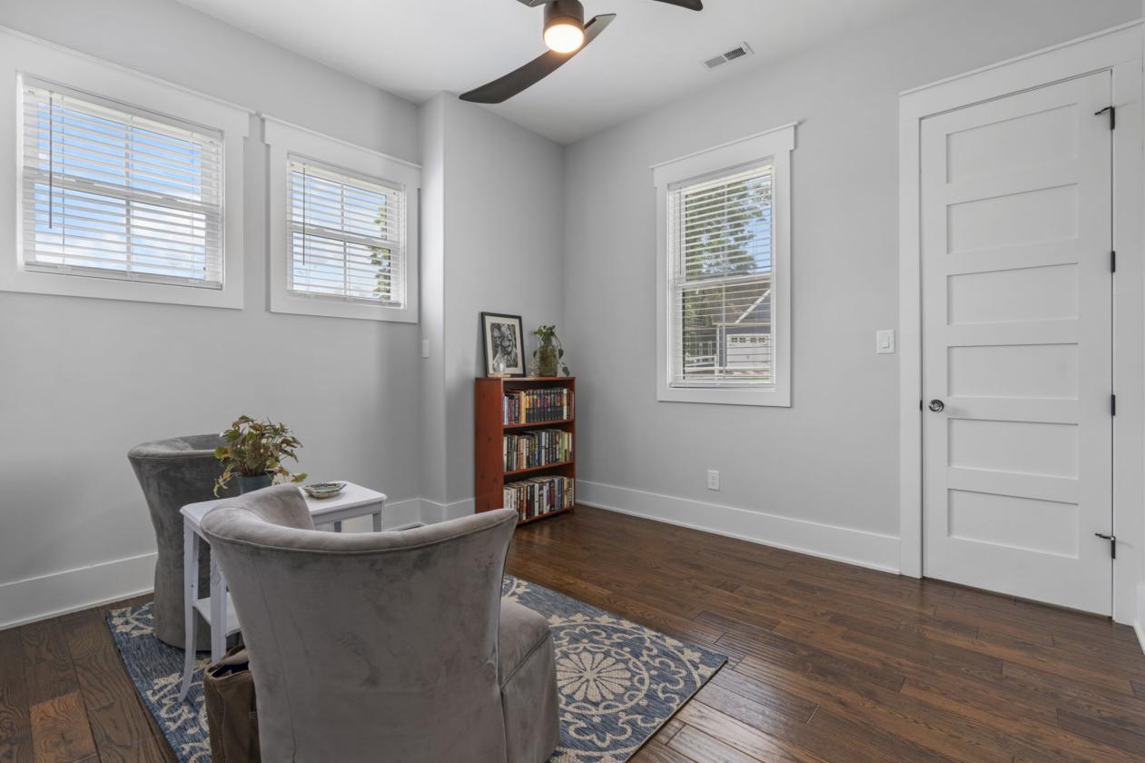 Modern Farmhouse on 18.9 acres with new venue - photo 20