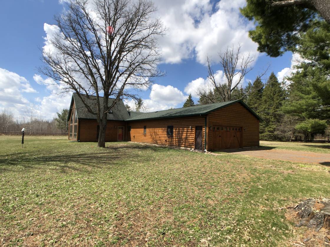 HaywardSpringbrook WI Horse Lovers Dream Priced Right First