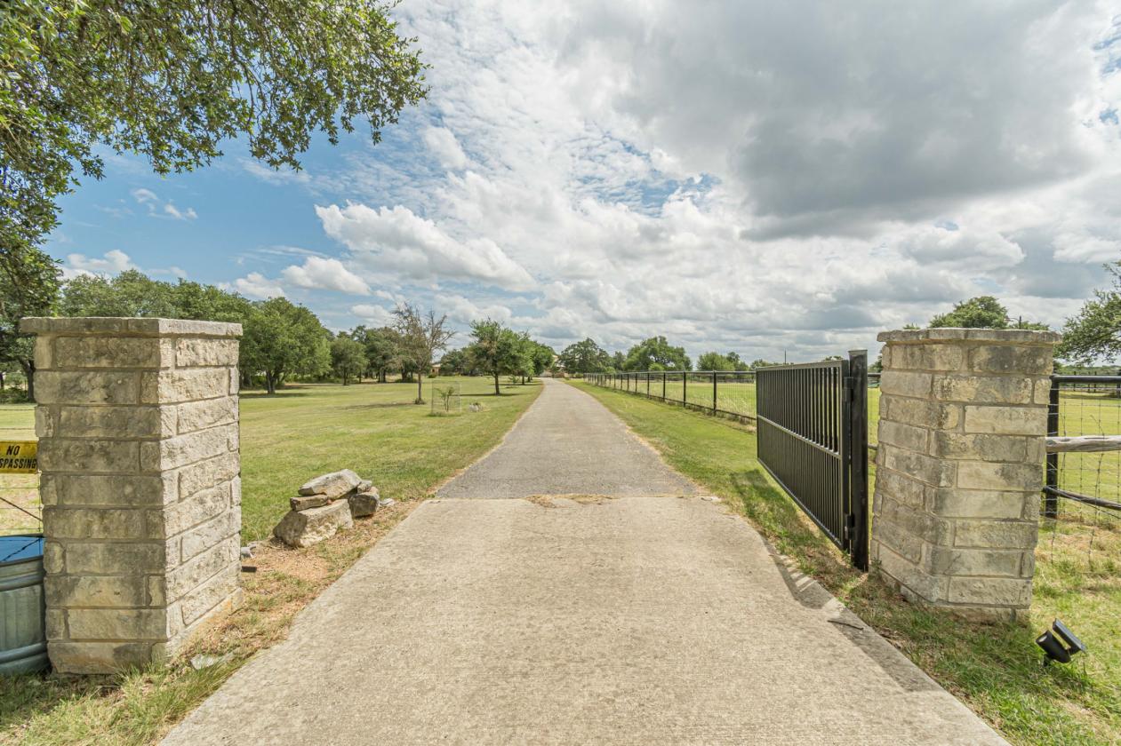 Comal County Equestrian Home - photo 30