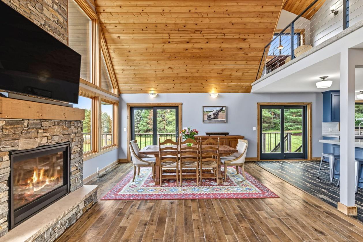 Gorgeous home on 10 acre equestrian property - photo 13