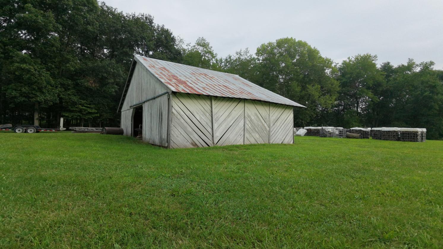31 LEVEL ACRES w/HOME, BARN, 4 CAR GARAGE - photo 14
