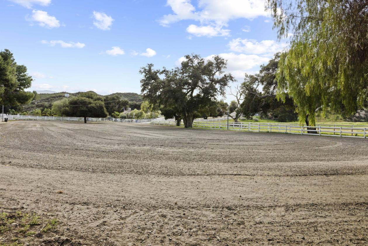 Amazing Horse Ranch just outside of Los Angeles - photo 26