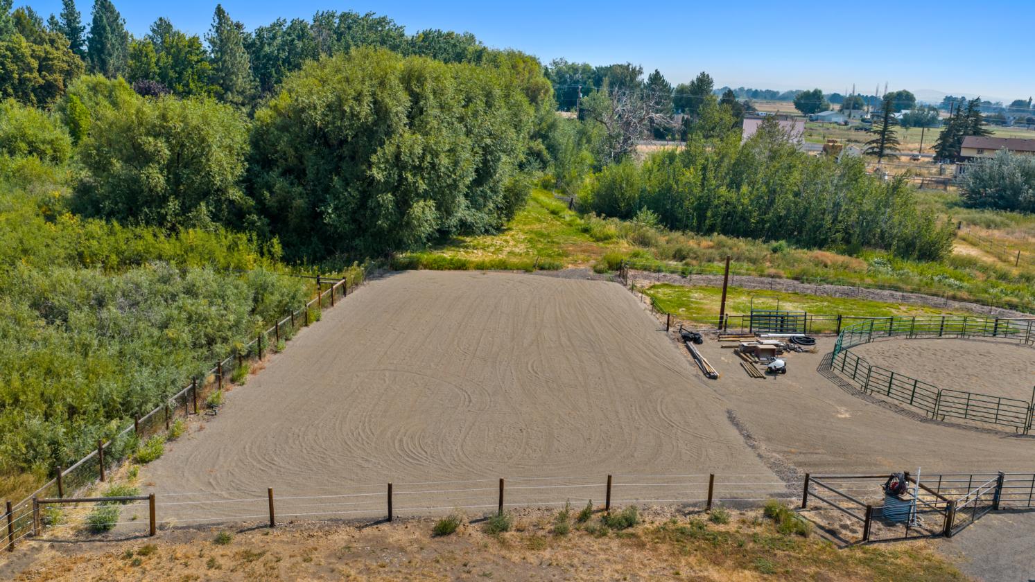 Horse Lovers Dream - Everything you need on 3.5 Ac - photo 4