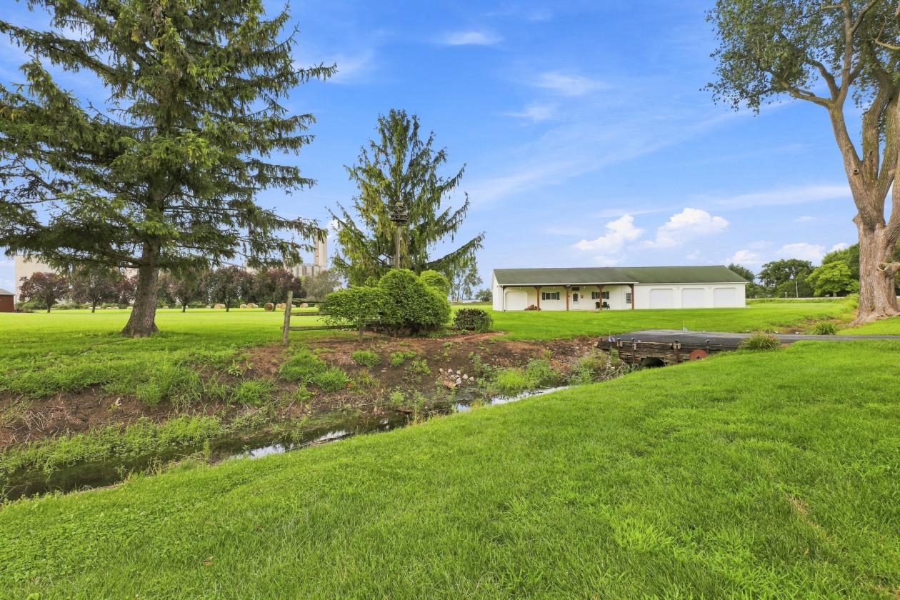 Turnkey Country Living with Equestrian Potential - photo 6