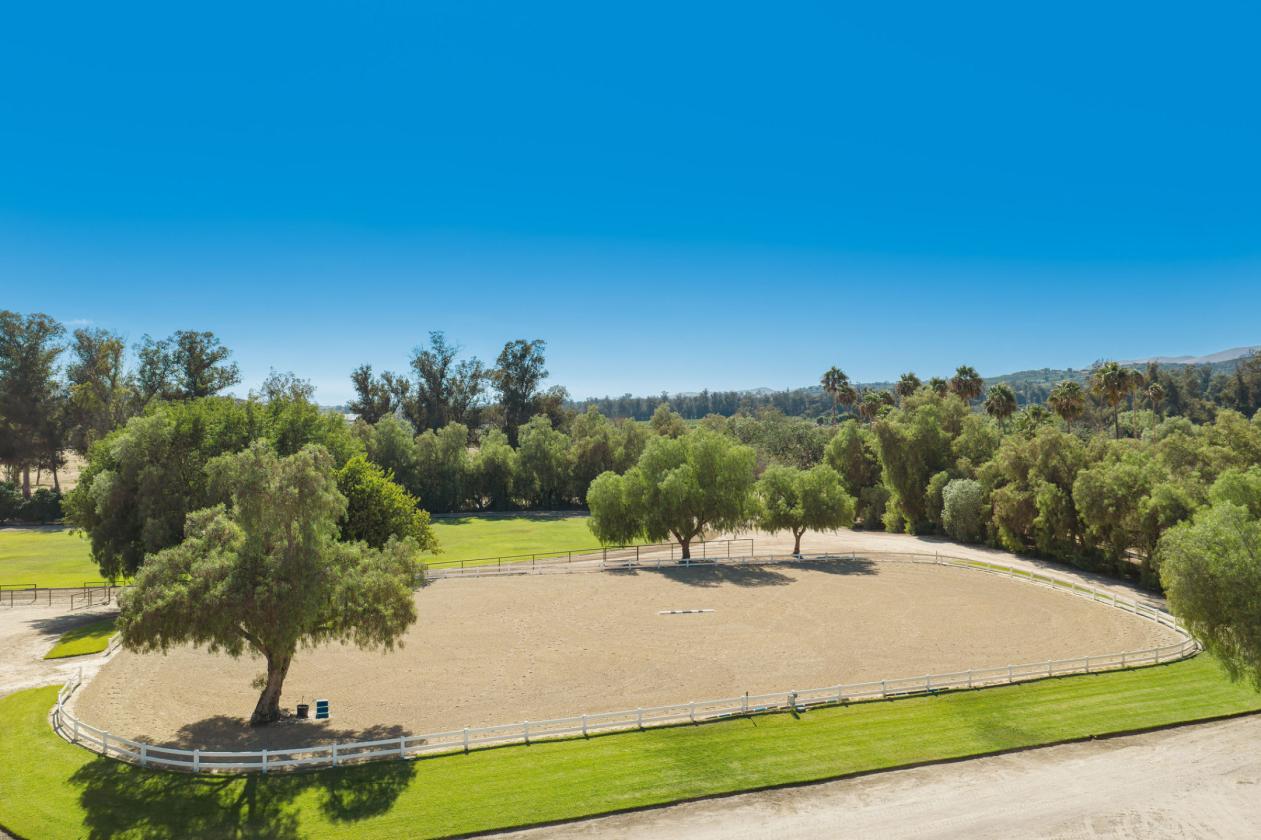 Luxury At Home. Excellence In The Ring. - photo 13