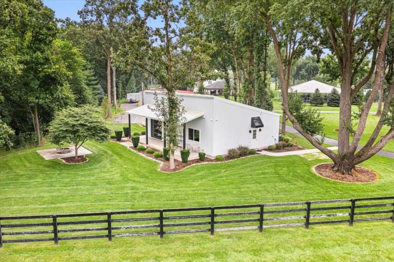 Truly exceptional world-class equestrian facility - photo 17