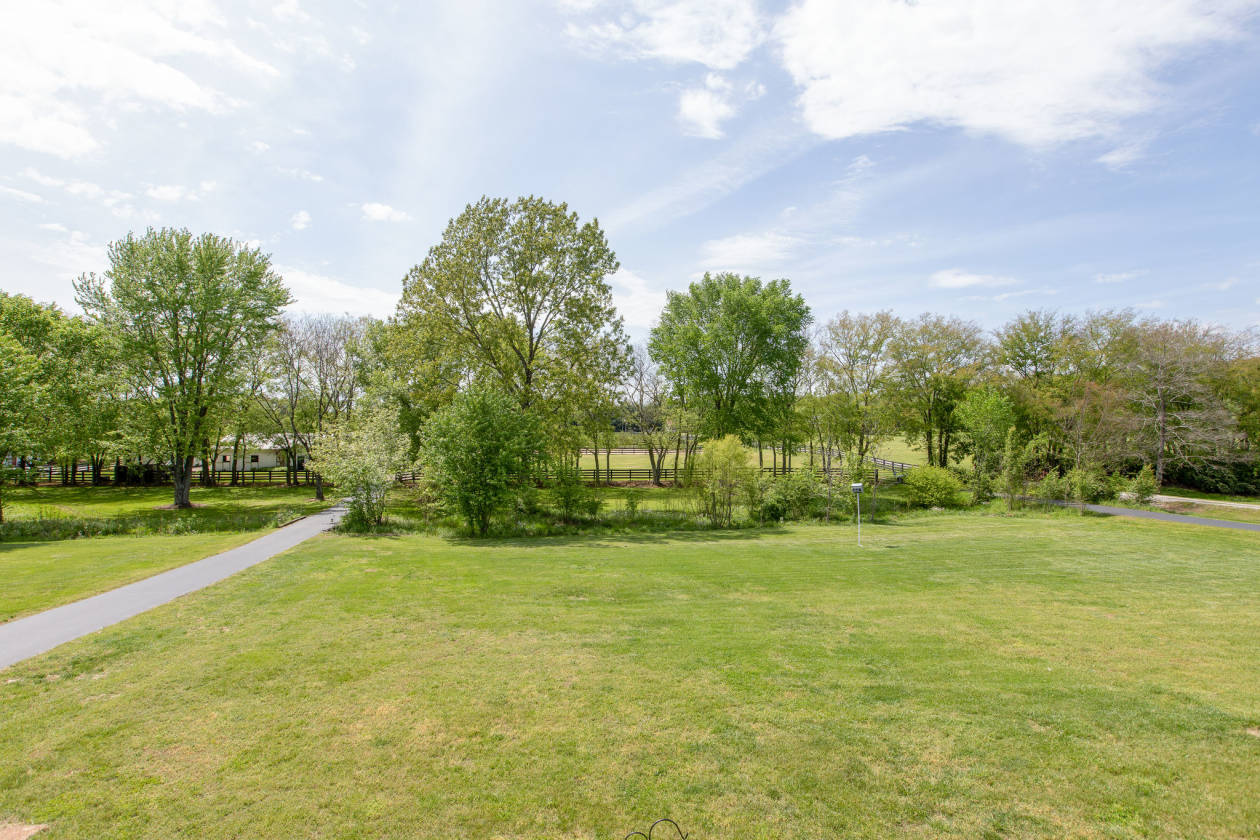 Luxury Equestrian Estate with barn apartment/guest house Franklin, TN