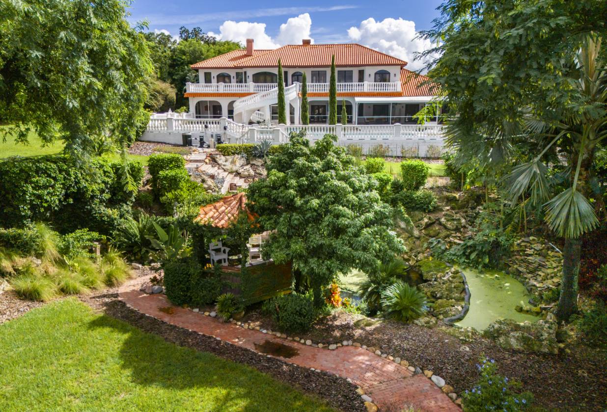 Horse Property for sale.