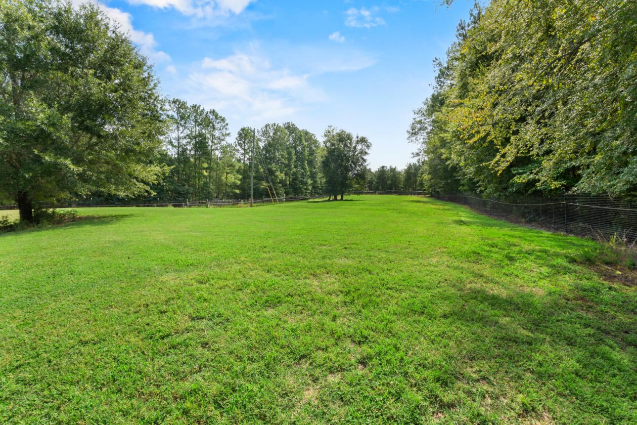 Lakefront Equestrian Estate on 8 Acres - photo 27