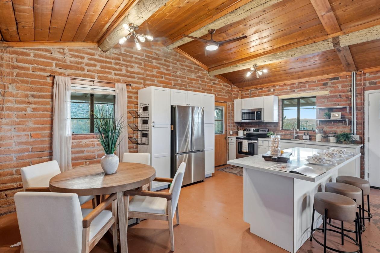 One-Of-A-Kind Tucson Area Ranch - photo 11