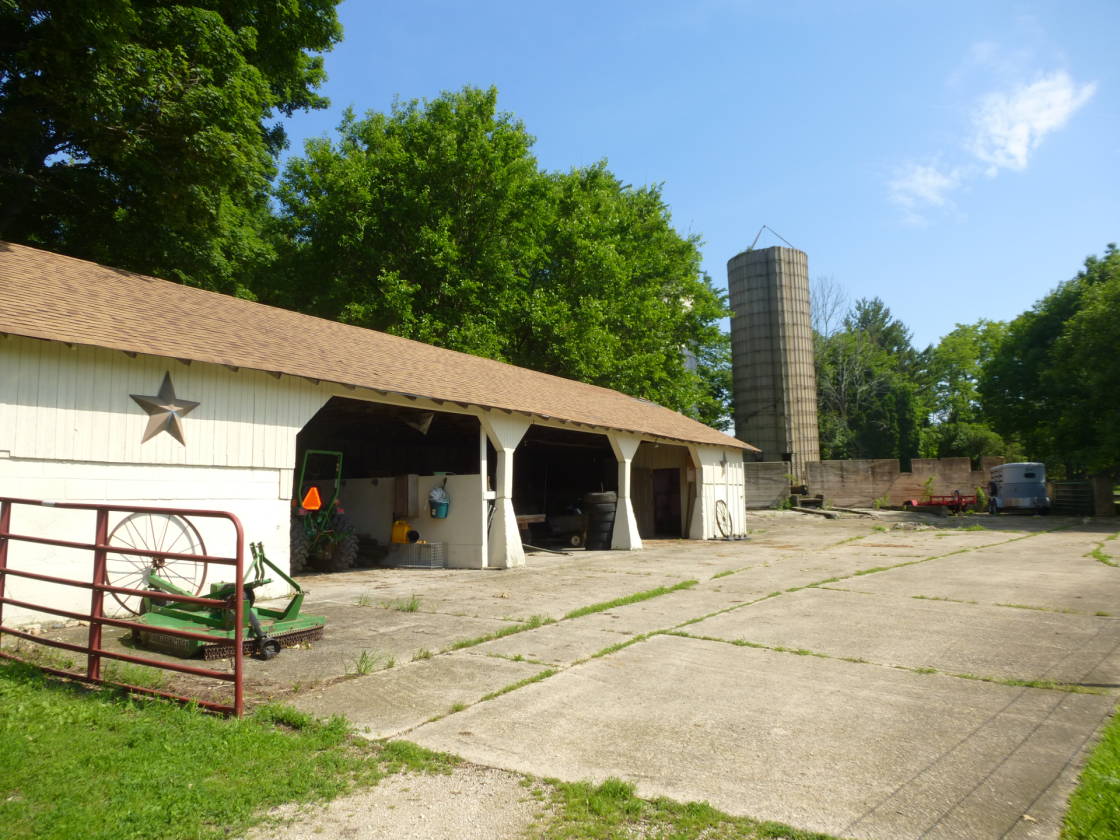 16 Plus Acre Horse Property With Ranch home, Private Pond... Sugar