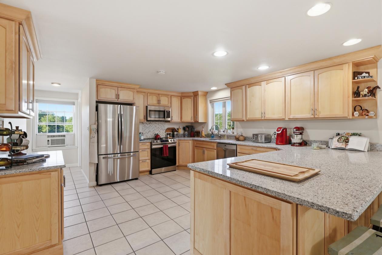 6 Acres, 3 Pastures & A Home That Has It All - photo 7