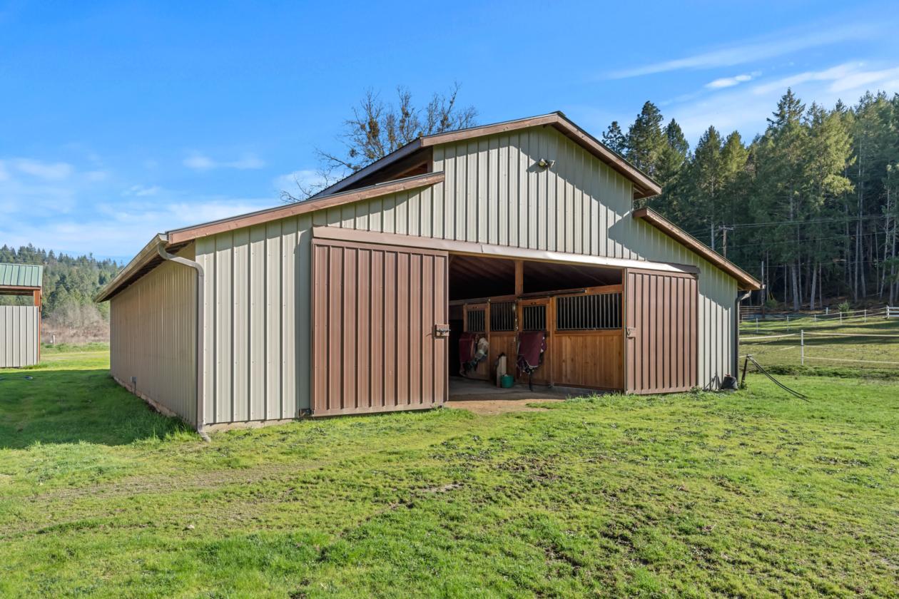 Amazing Horse Property in Southern Oregon - photo 6