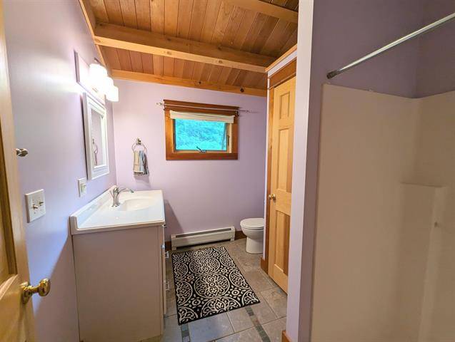 Beautifully crafted log cabin with lake frontage - photo 16