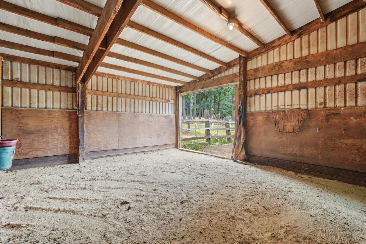 9.11 Acres with 8 Stall barn & Indoor Arena! - photo 25
