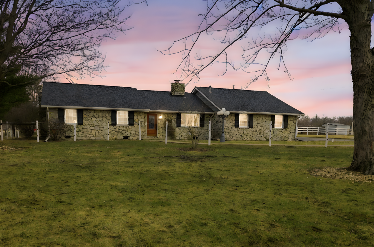 Private horse property with a modern touch! - photo 17
