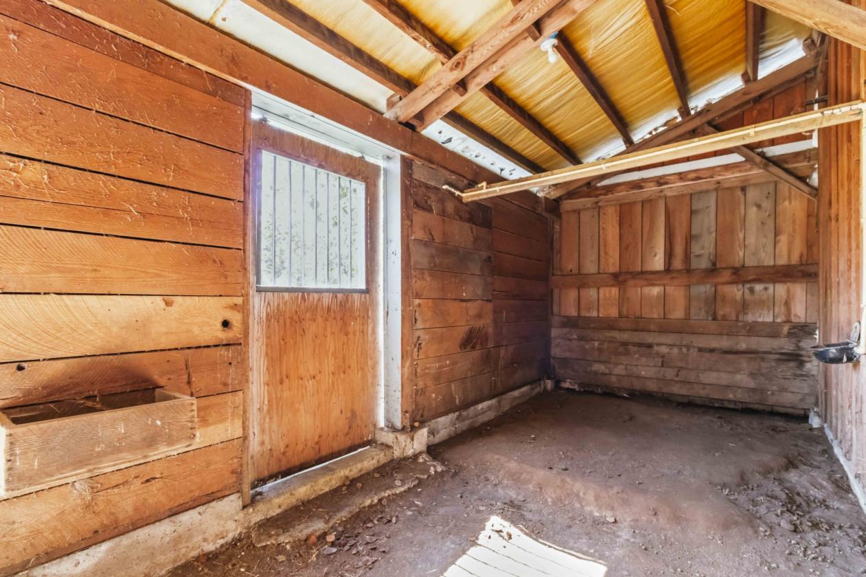 15 Beautiful Equestrian Acres backing Timberland - photo 10