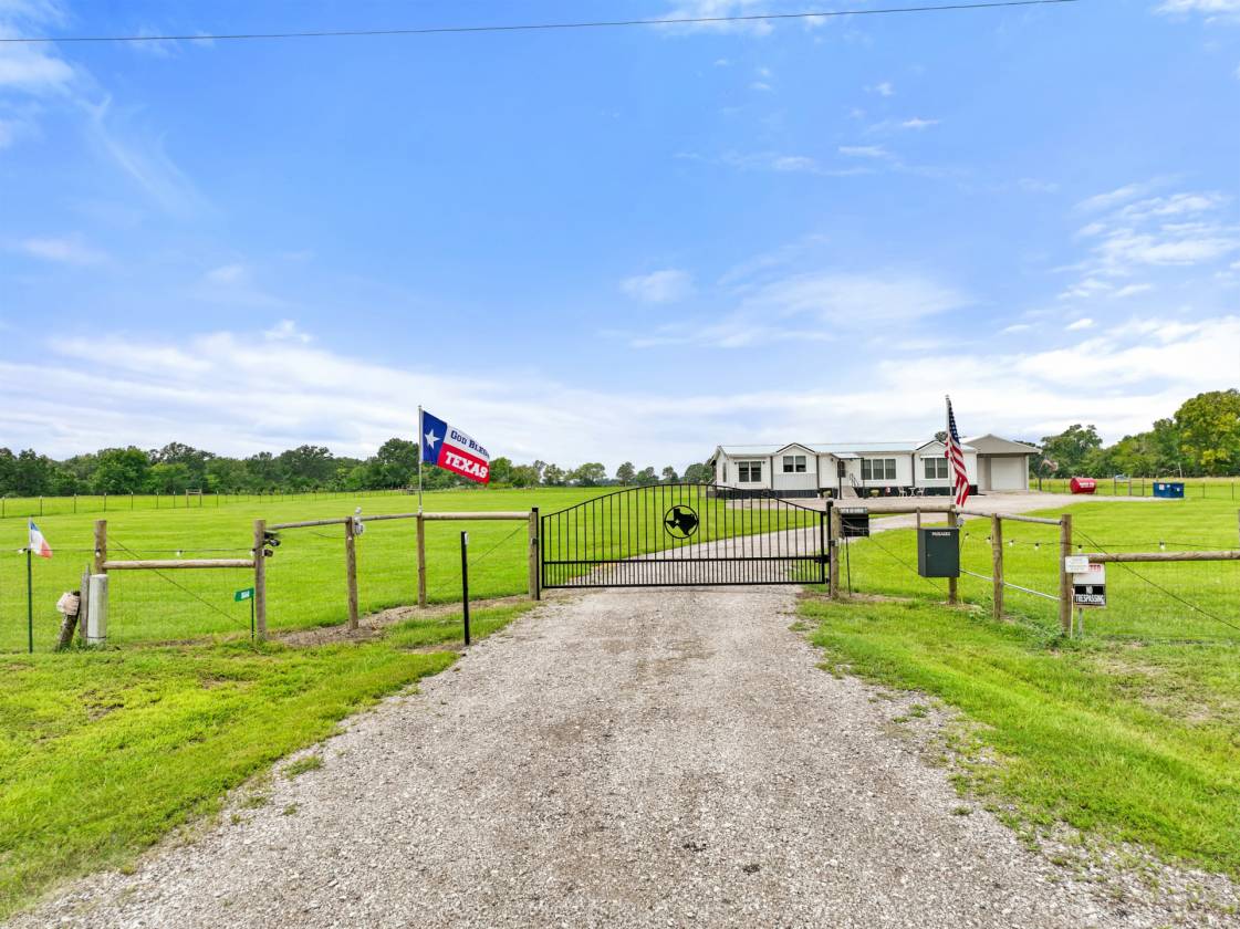 16 Acres Barndo Shop 4-3-3 Garage Detached - photo 2